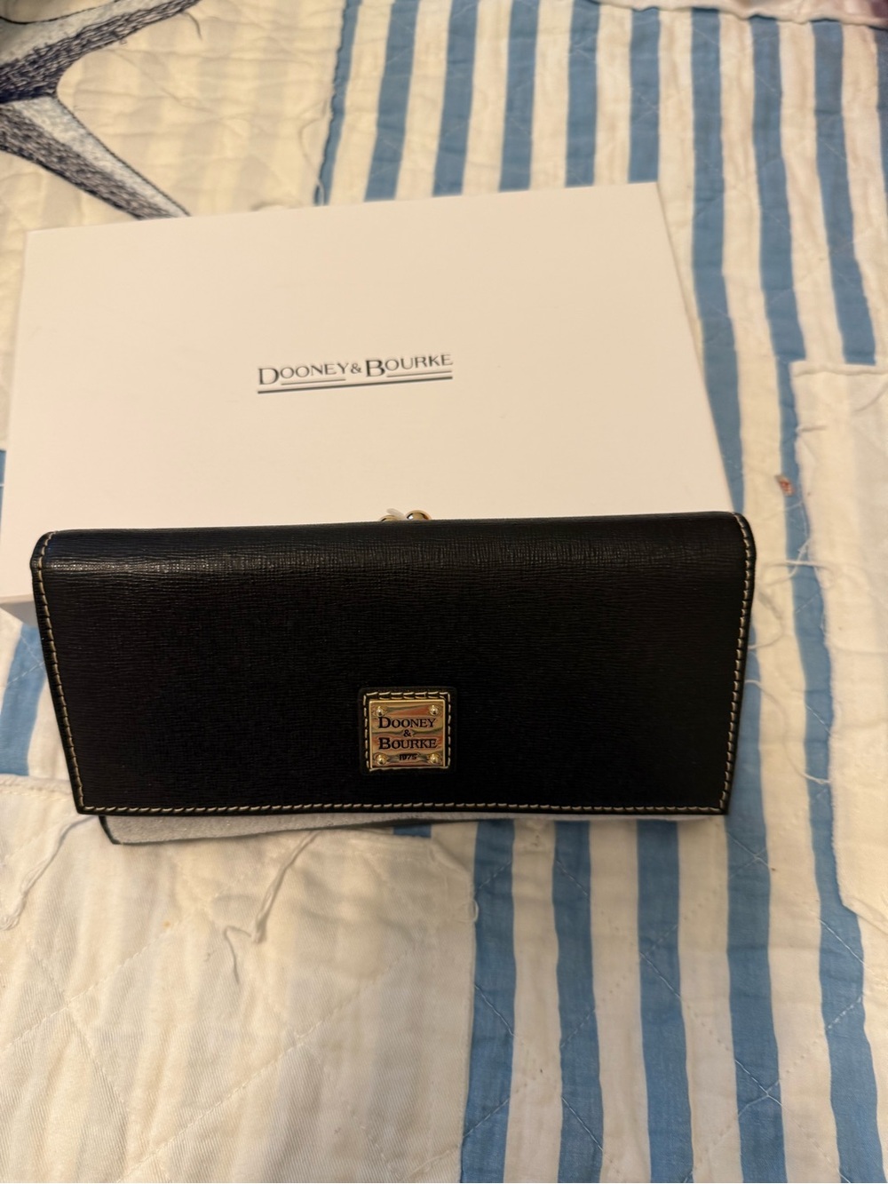 Dooney navy wallet - Picture 4 of 7